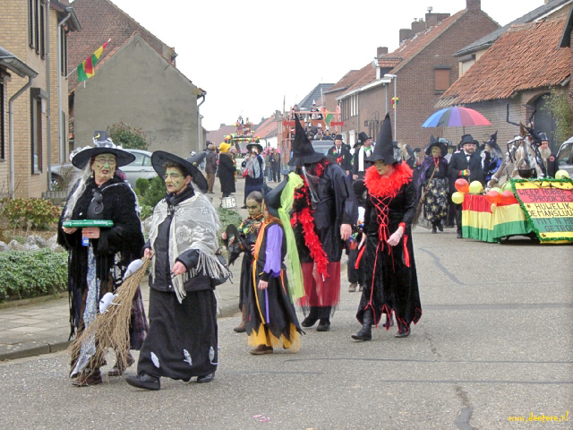 Carnavalsoptocht Dieteren foto:Har Verheggen