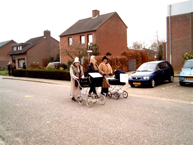 Carnavalsoptocht Dieteren foto:Jos Geurts