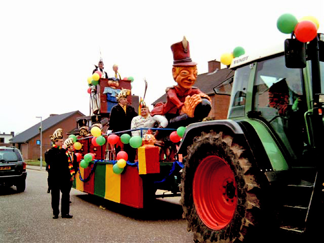 Carnavalsoptocht Dieteren foto:Jos Geurts